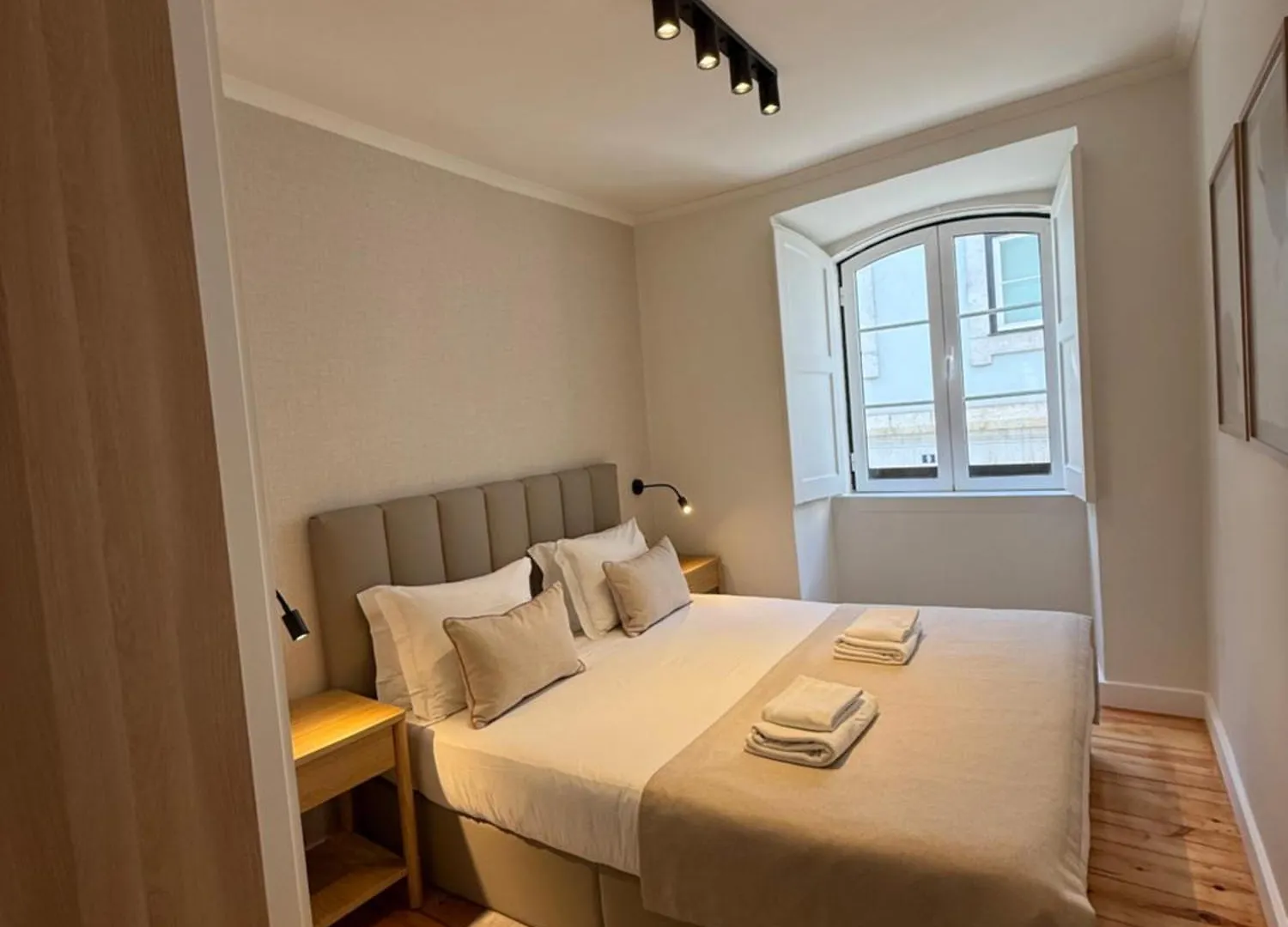 C1 Remodeld Beautiful Charming 2Br Apartment - Bairro Alto Lisbon